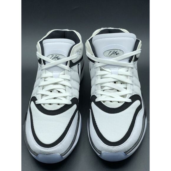 Athletic_Shoes